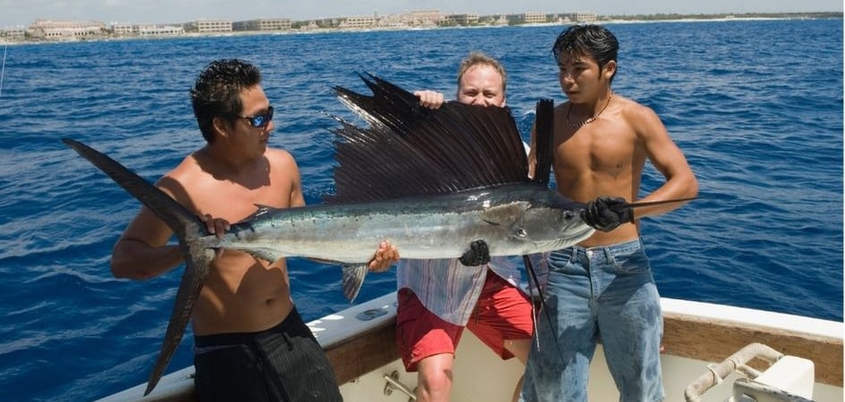 yachts for fishing in Los Cabos 26