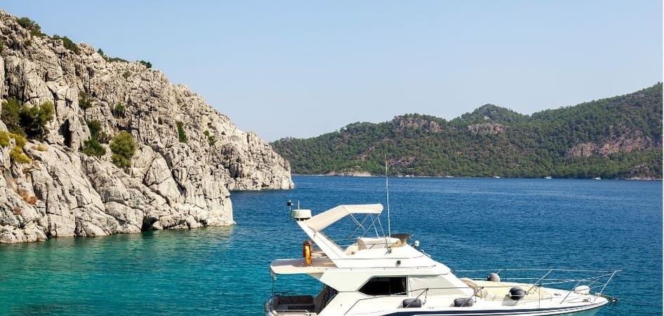 yachts for fishing in Los Cabos 01